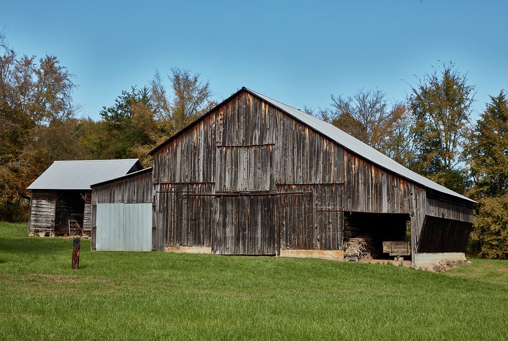 A weathered barn in the Smoky Mountain foothills of Sevier County, Tennessee